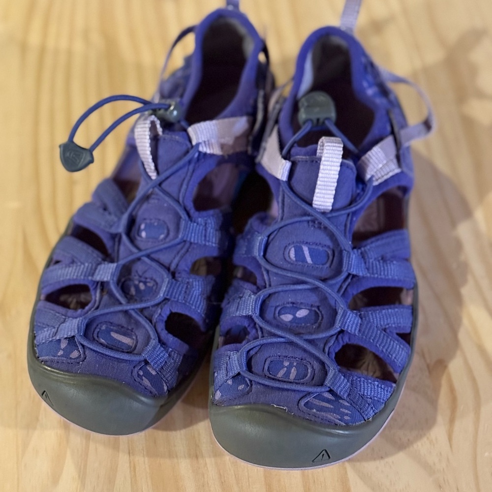 Keen Girls water Sandals size 2